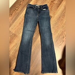Levi’s 725 High-Rise Bootcut Jean Dark Wash Size 28